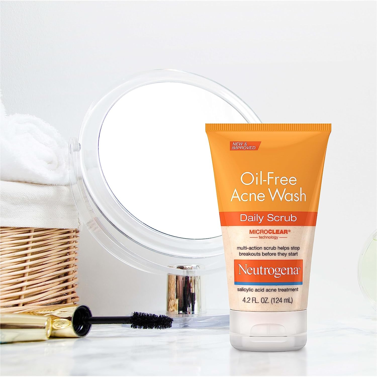 Neutrogena Oil-Free Acne Face Wash with 2% Salicylic Acid, Daily Exfoliating Scrub & Acne Treatment for Oily, Acne-Prone Skin, Clears Breakouts & Blackheads, 4.2 Fl. Oz